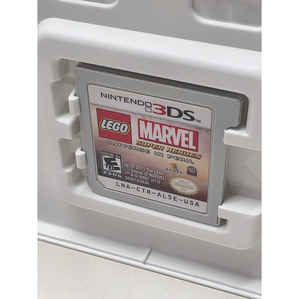 LEGO Marvel Super Heroes Universe in Peril Nintendo 3DS Game Complete CIB 2013